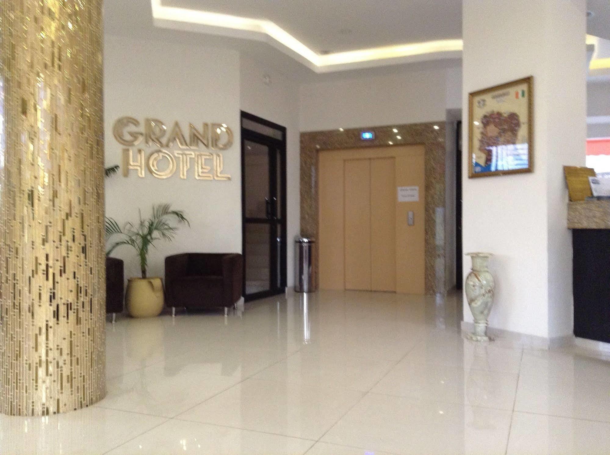 Le Grand Hotel D'อาบีจาน ภายนอก รูปภาพ